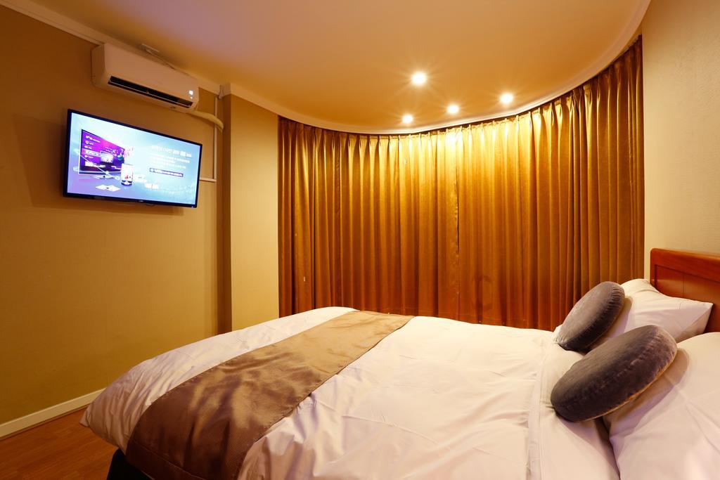 Anmyeondo Plaza Hotel Тхэан Экстерьер фото